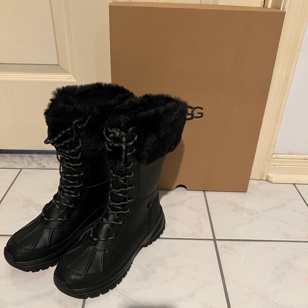 NIB UGG Women's Black Leather Yose Tall Fluff Boots 7